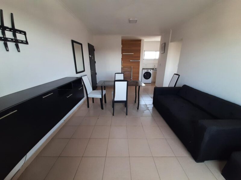 Departamento en Alquiler 2 Amb al frente con Balcón